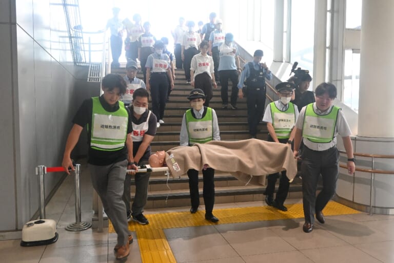 大地震に備え連携確認　八戸駅で防災訓練／ＪＲ東日本など